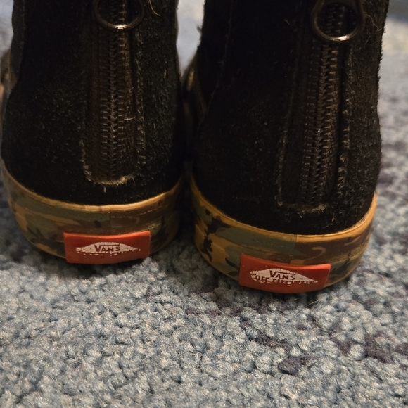 Vans Black and Camo SK8-Hi - Picture 2 of 4